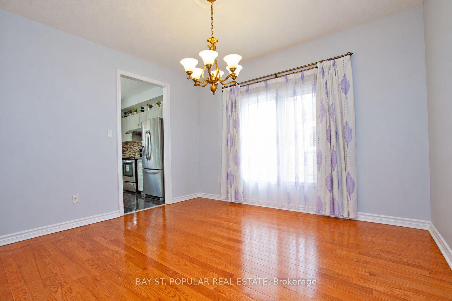 Photo 10 of 25 Subrisco Avenue, Richmond Hill, Devonsleigh — HOMEH