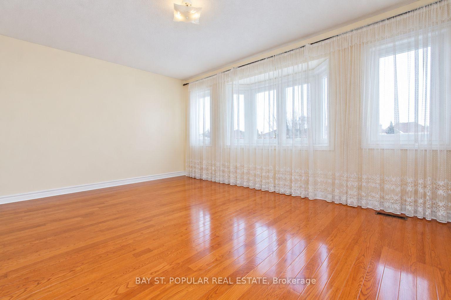 Photo 15 of 25 Subrisco Avenue, Richmond Hill, Devonsleigh — HOMEH