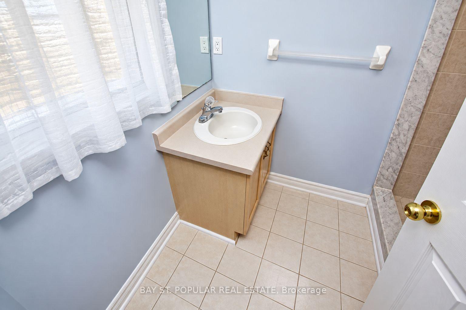 Photo 17 of 25 Subrisco Avenue, Richmond Hill, Devonsleigh — HOMEH
