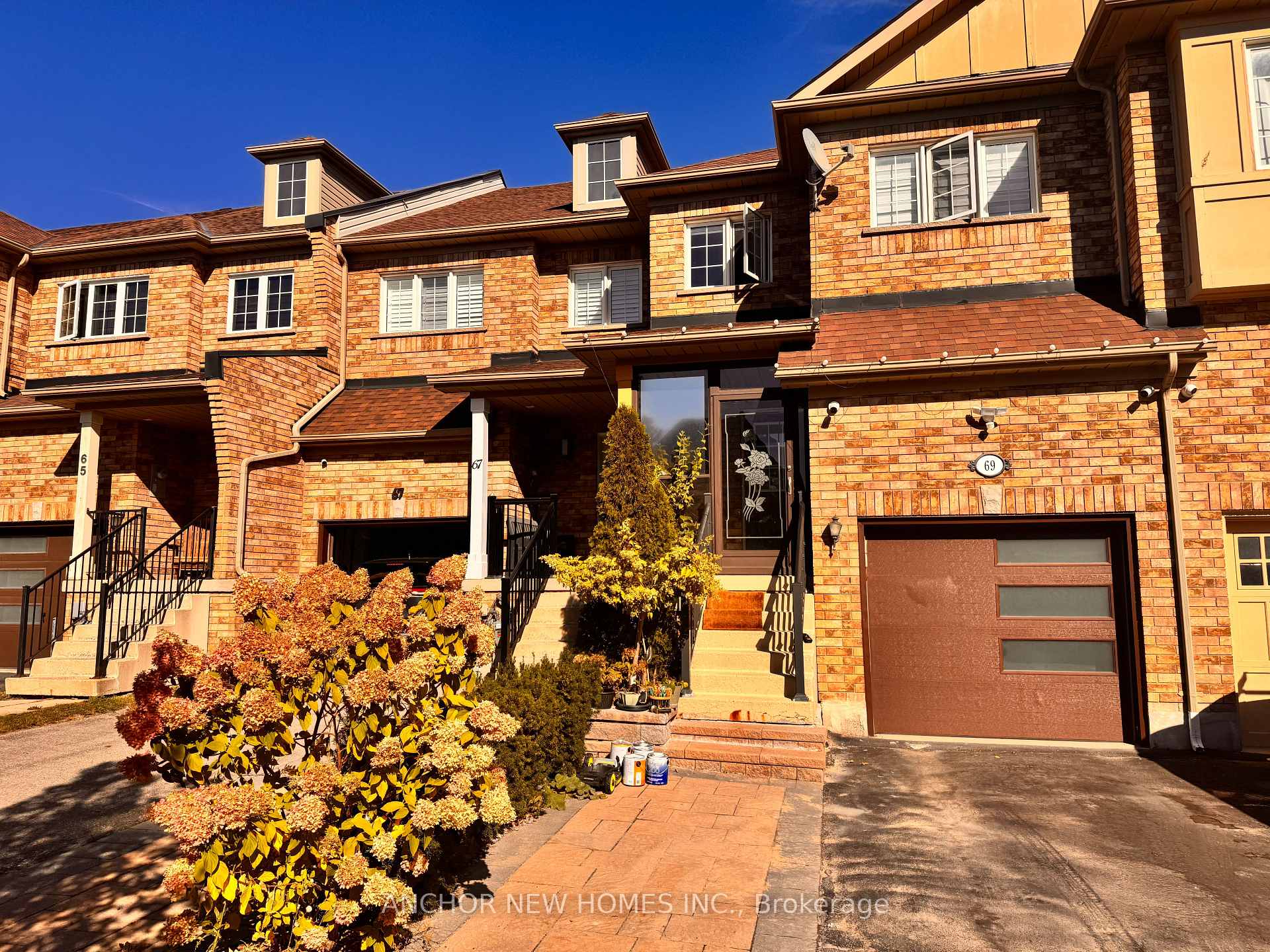 Front of 69 Heritage Hollow Estate Street