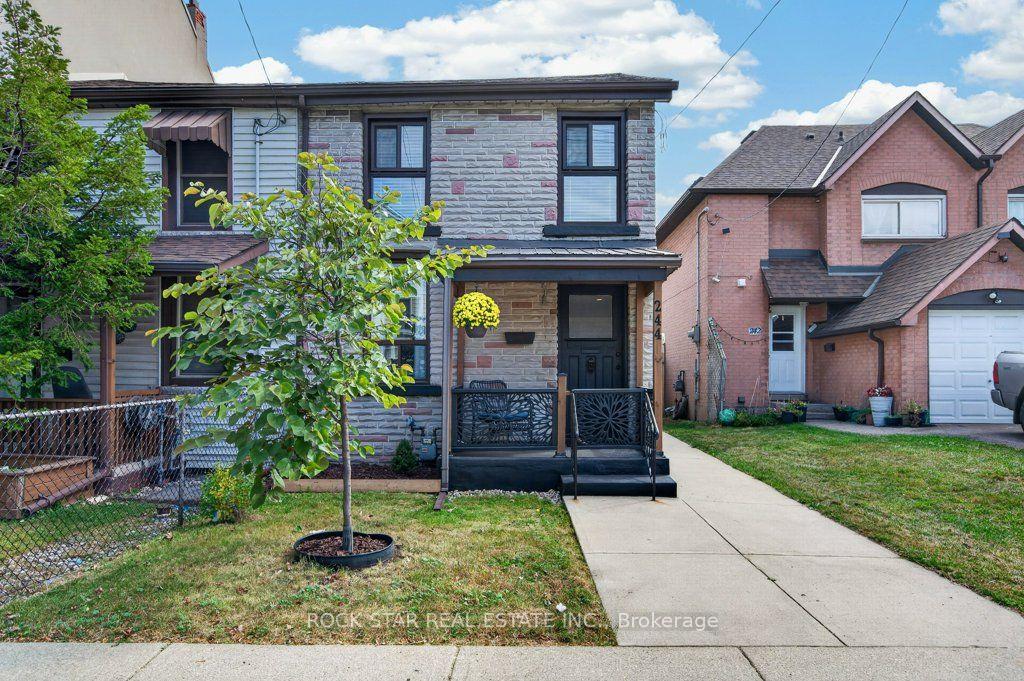 Photo of 244 Emerald Street N