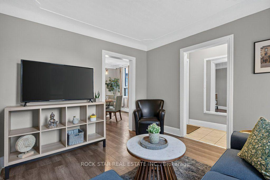 Photo 5 of 244 Emerald Street N, Hamilton, Landsdale — HOMEH