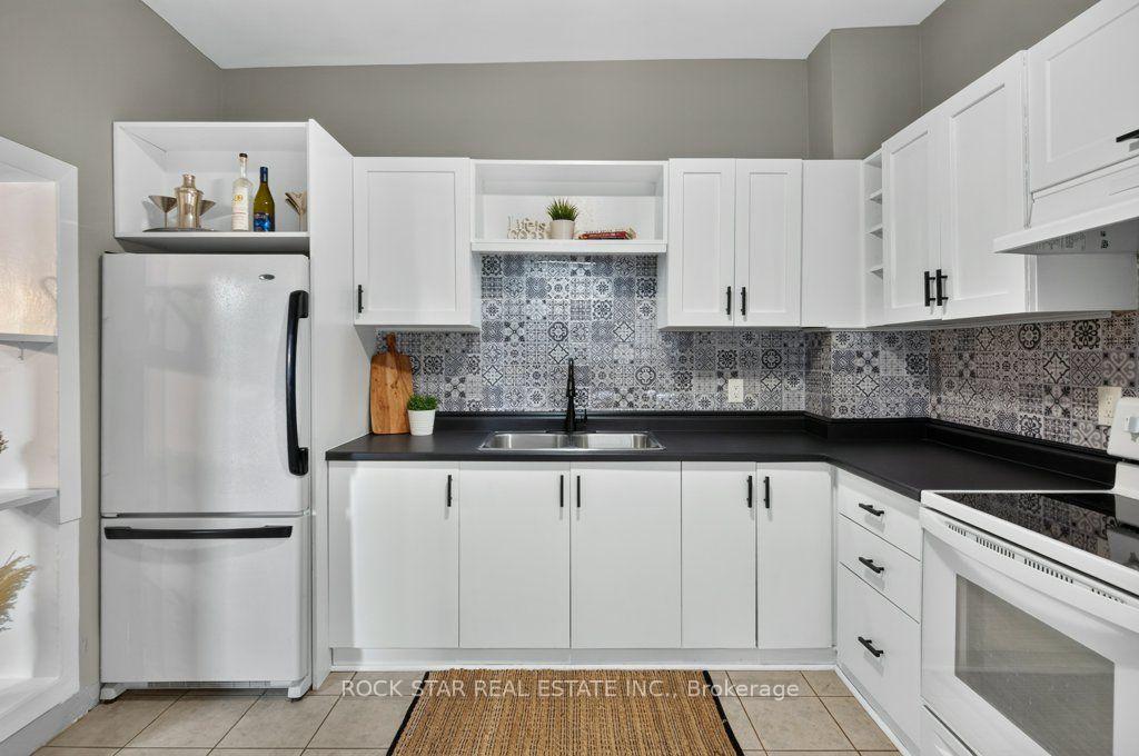 Photo 15 of 244 Emerald Street N, Hamilton, Landsdale — HOMEH