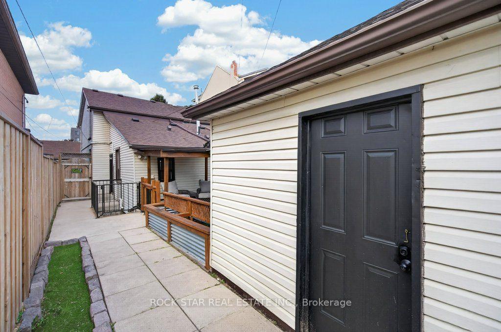 Photo 29 of 244 Emerald Street N, Hamilton, Landsdale — HOMEH