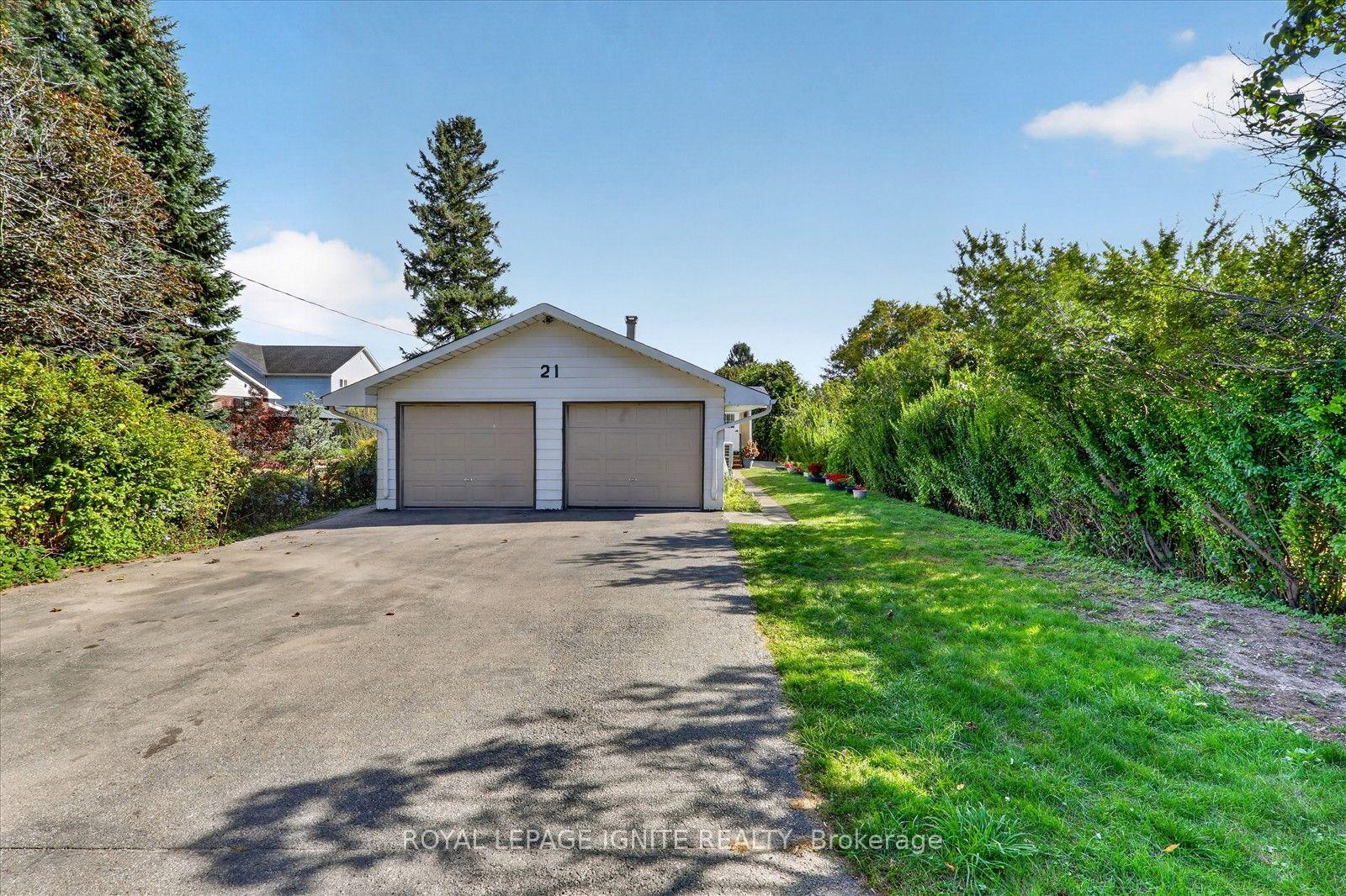 Photo 2 of 21 Durham Street, Clarington, Bowmanville — HOMEH