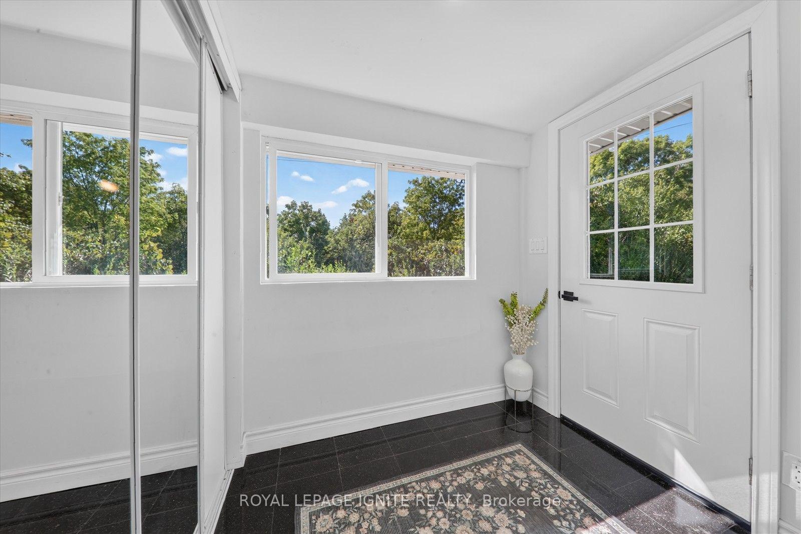 Photo 6 of 21 Durham Street, Clarington, Bowmanville — HOMEH