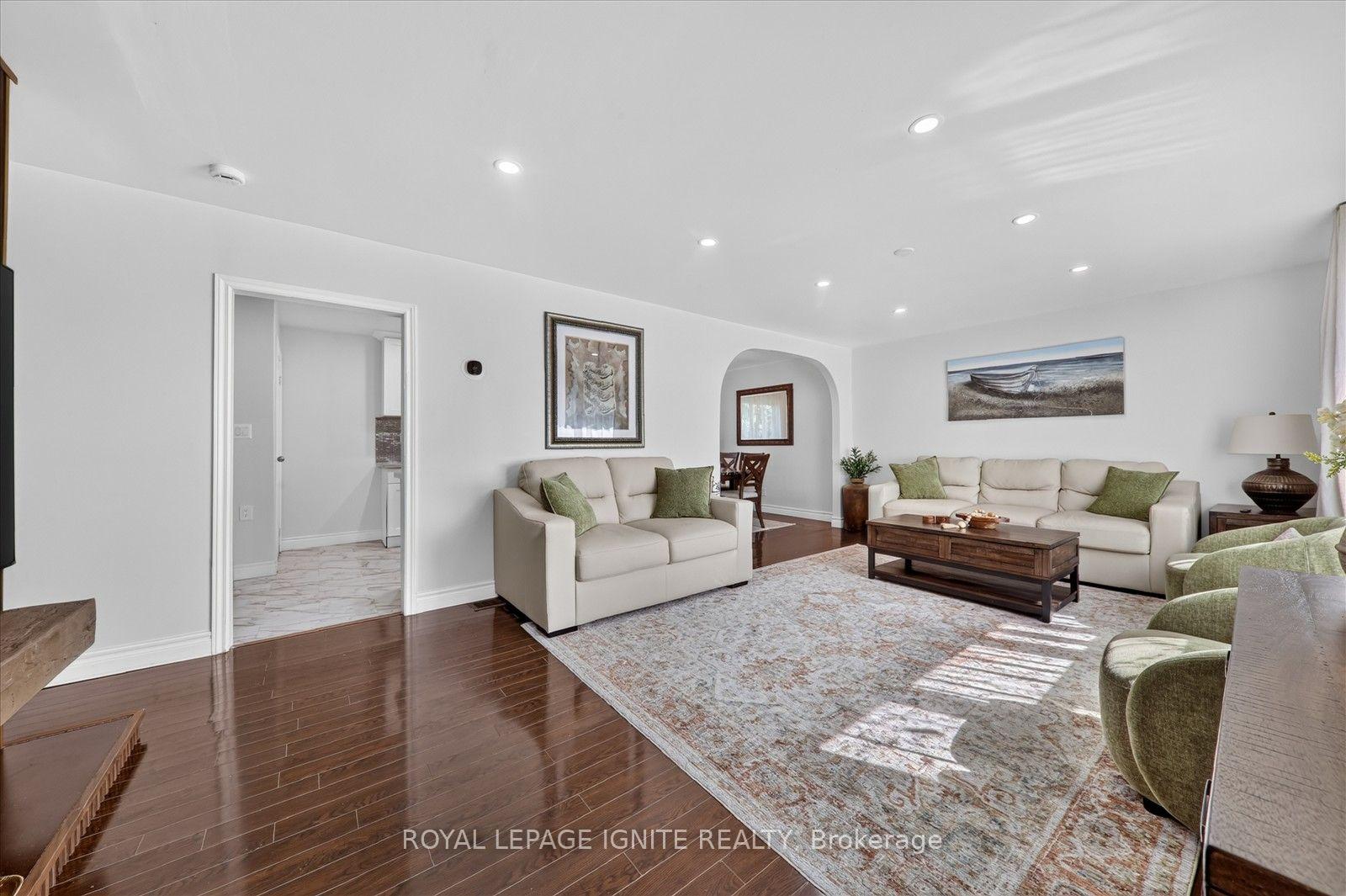 Photo 8 of 21 Durham Street, Clarington, Bowmanville — HOMEH