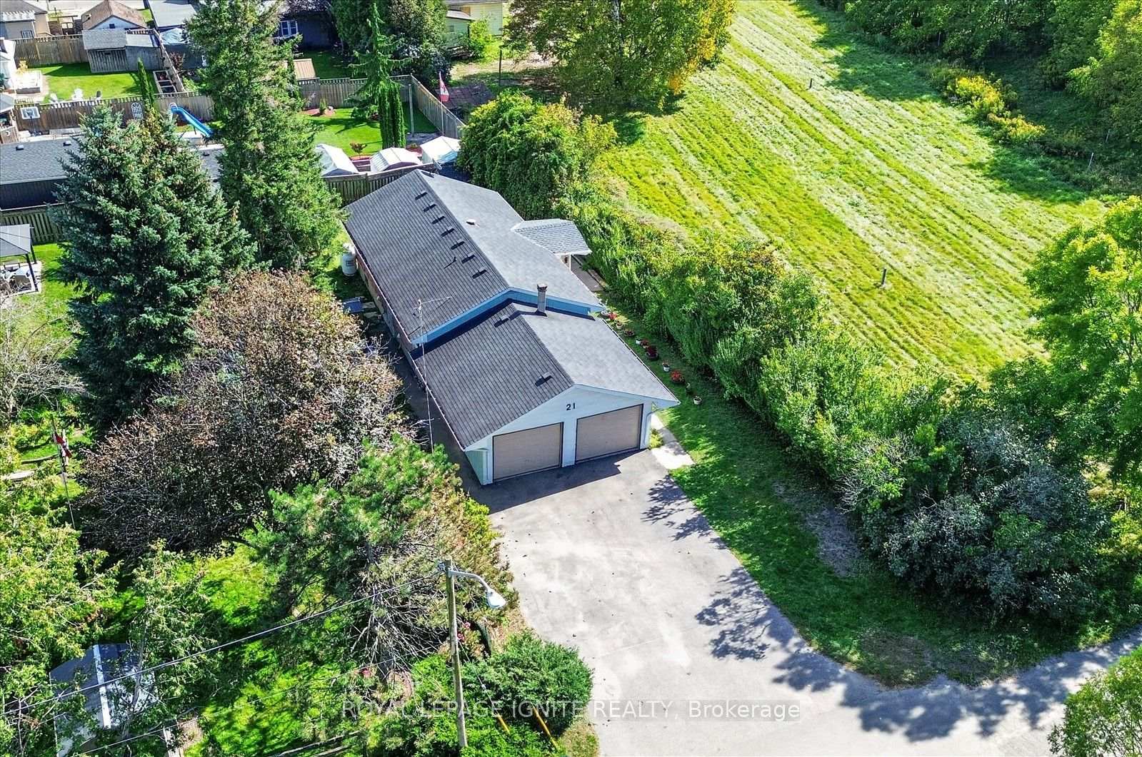 Photo 42 of 21 Durham Street, Clarington, Bowmanville — HOMEH