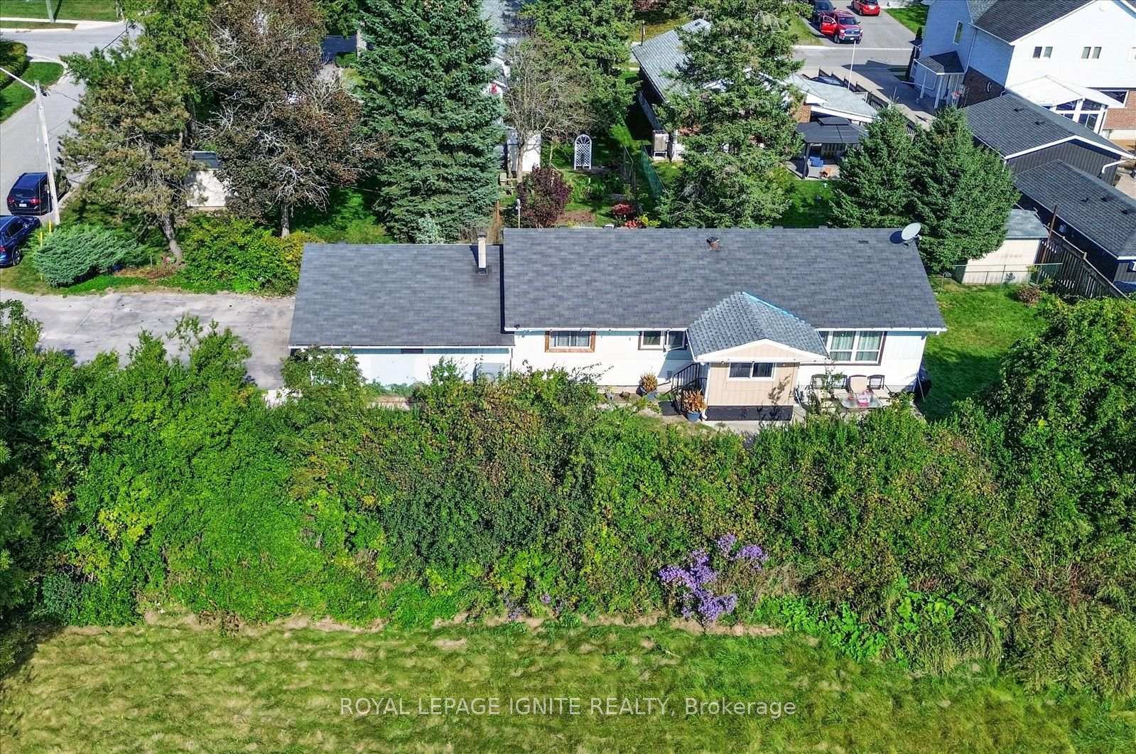 Photo 47 of 21 Durham Street, Clarington, Bowmanville — HOMEH