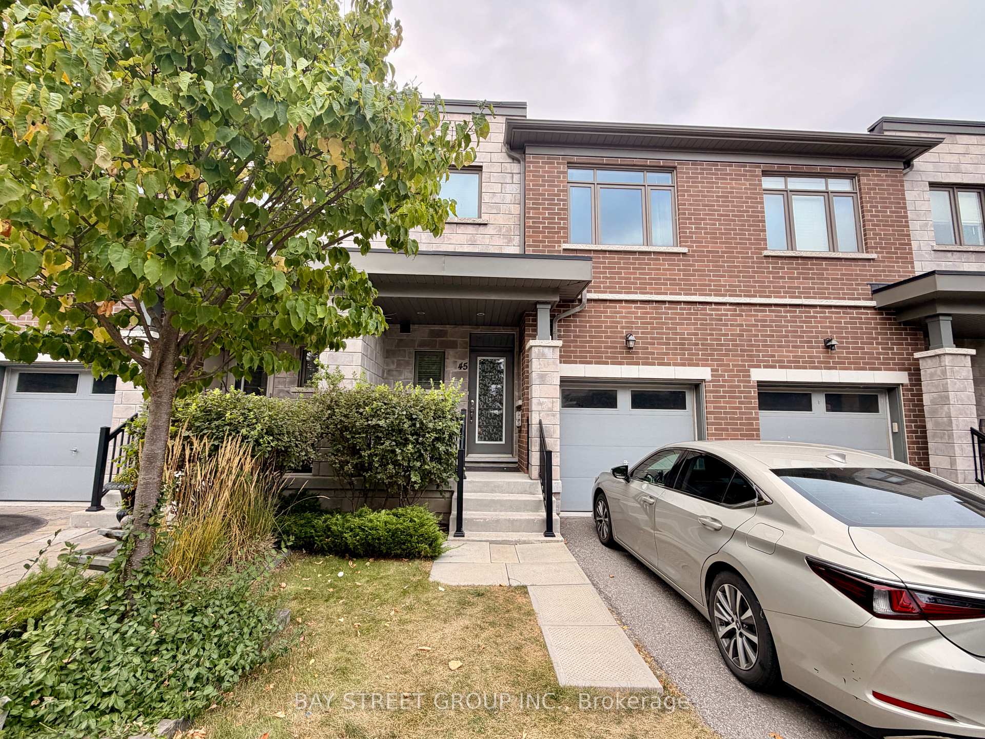 Photo 1 of 45 Longshore Way, Whitby, Port Whitby — HOMEH