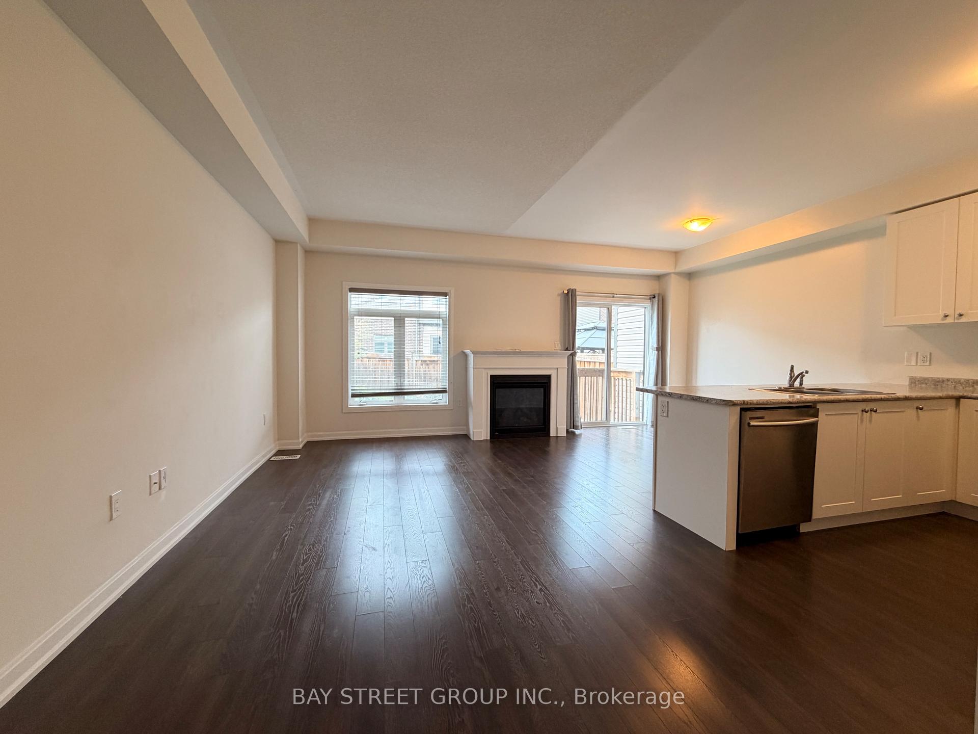 Photo 2 of 45 Longshore Way, Whitby, Port Whitby — HOMEH