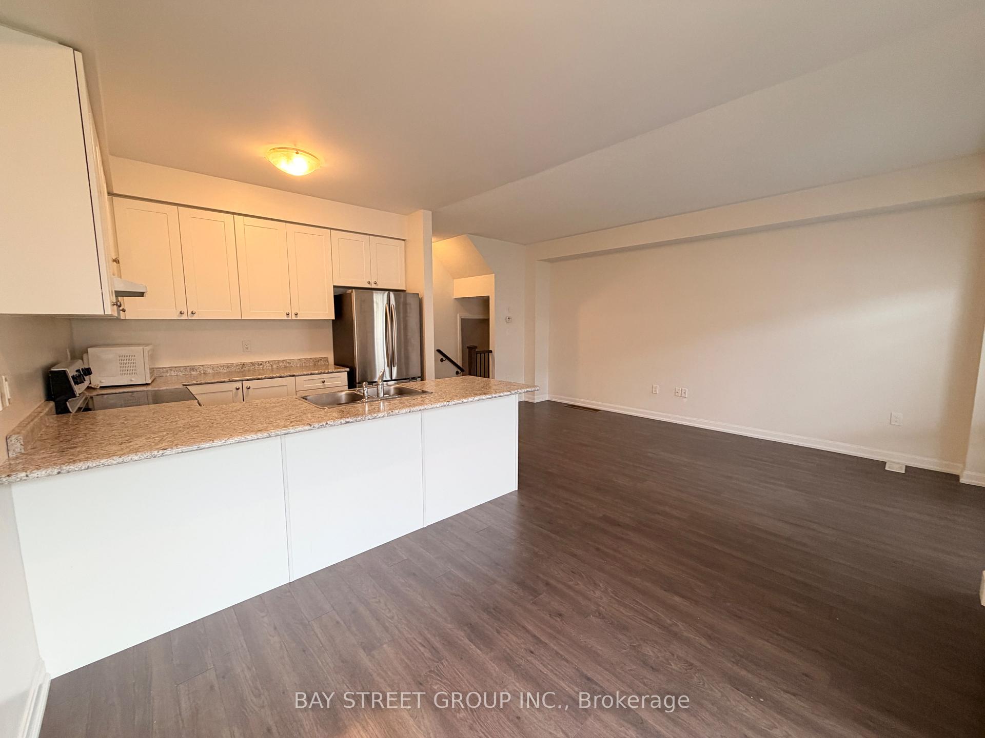 Photo 4 of 45 Longshore Way, Whitby, Port Whitby — HOMEH