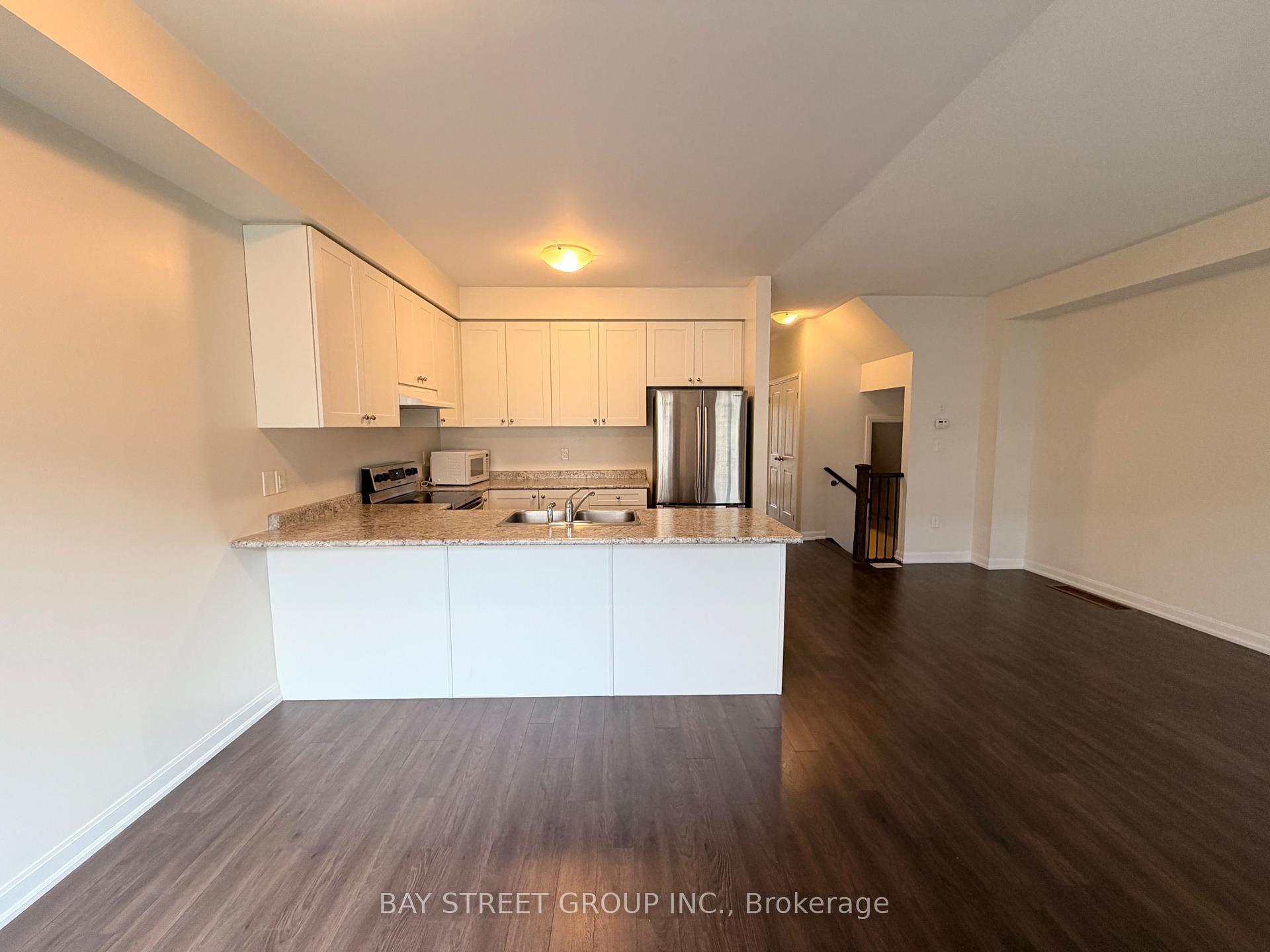 Photo 5 of 45 Longshore Way, Whitby, Port Whitby — HOMEH