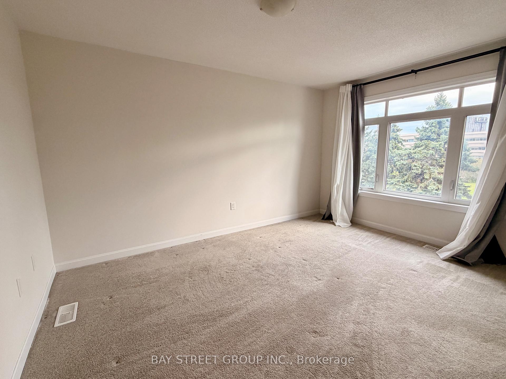 Photo 9 of 45 Longshore Way, Whitby, Port Whitby — HOMEH