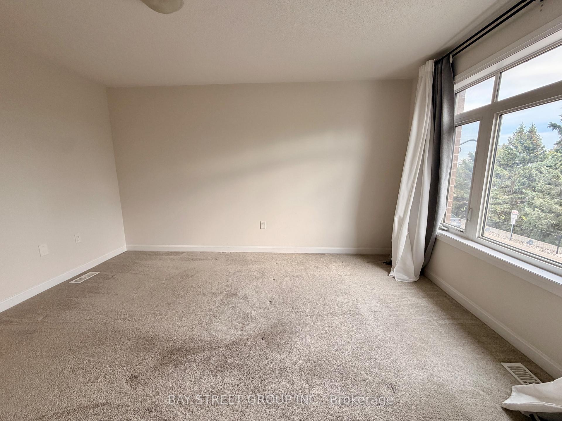 Photo 10 of 45 Longshore Way, Whitby, Port Whitby — HOMEH