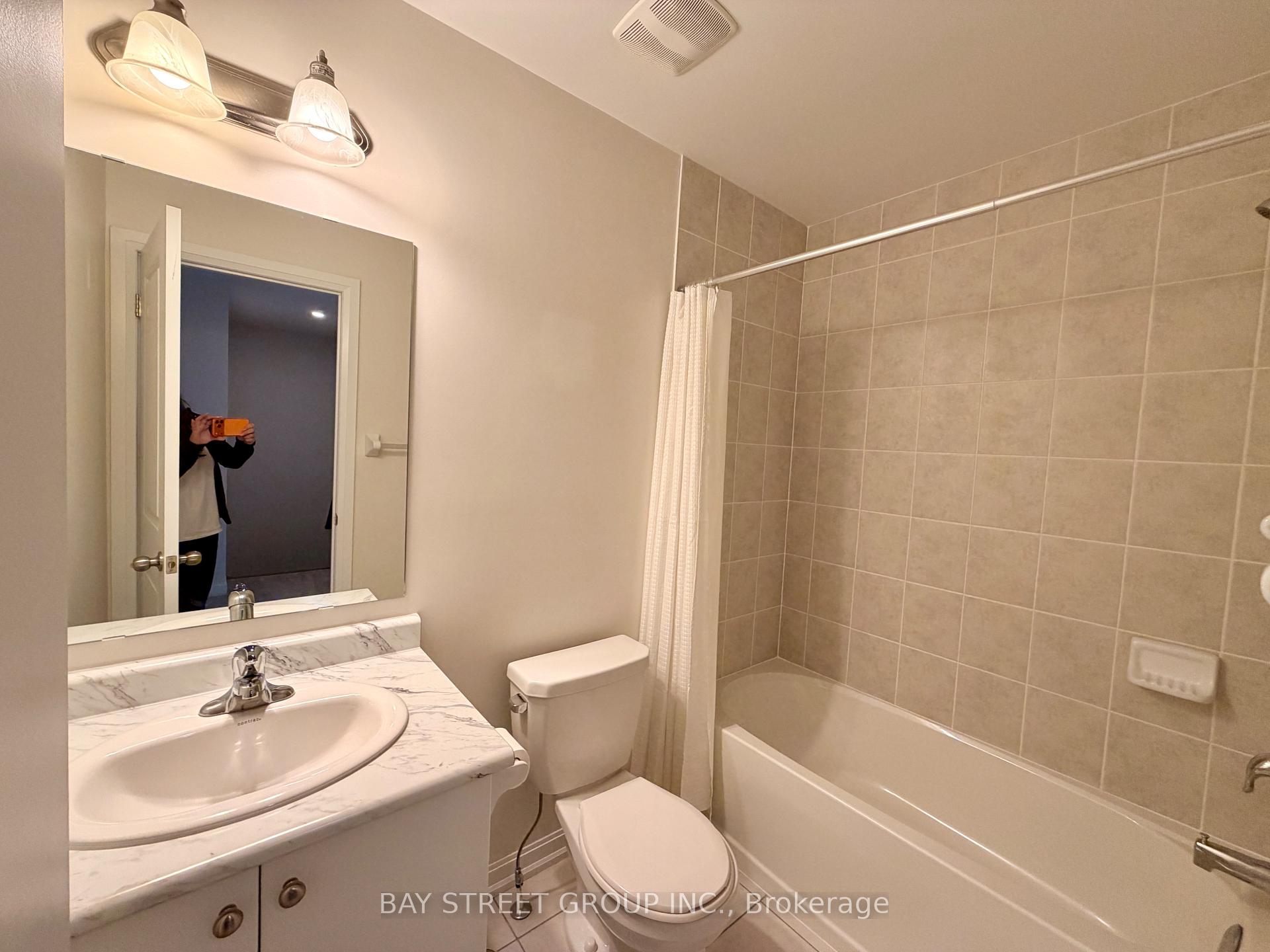 Photo 14 of 45 Longshore Way, Whitby, Port Whitby — HOMEH