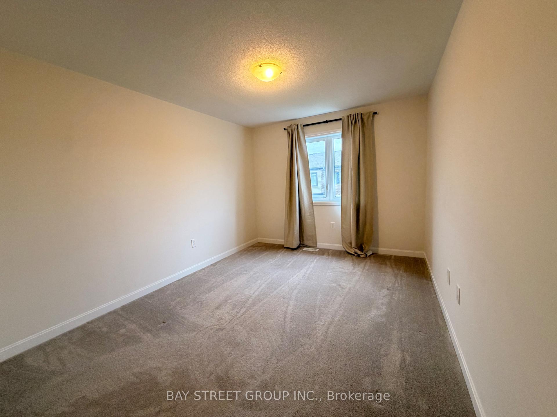 Photo 15 of 45 Longshore Way, Whitby, Port Whitby — HOMEH