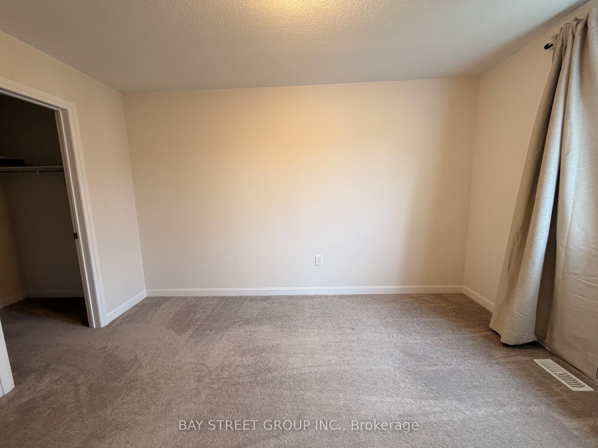 Photo 16 of 45 Longshore Way, Whitby, Port Whitby — HOMEH