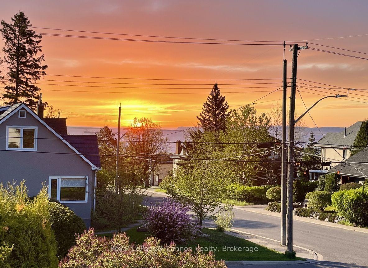 Photo 2 of 434 Hebert Street, Thunder Bay, College Heights — HOMEH