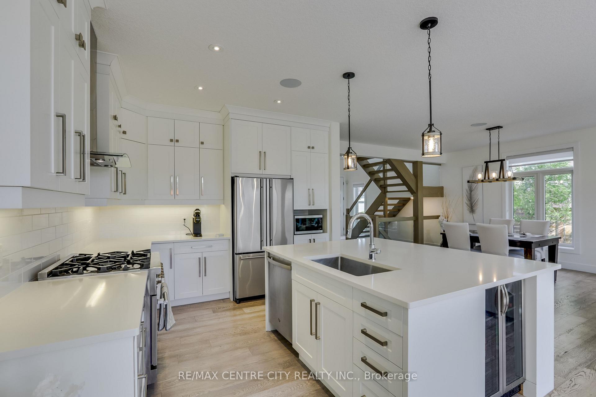 Photo 15 of 1762 Dewar Place, London, North S — HOMEH