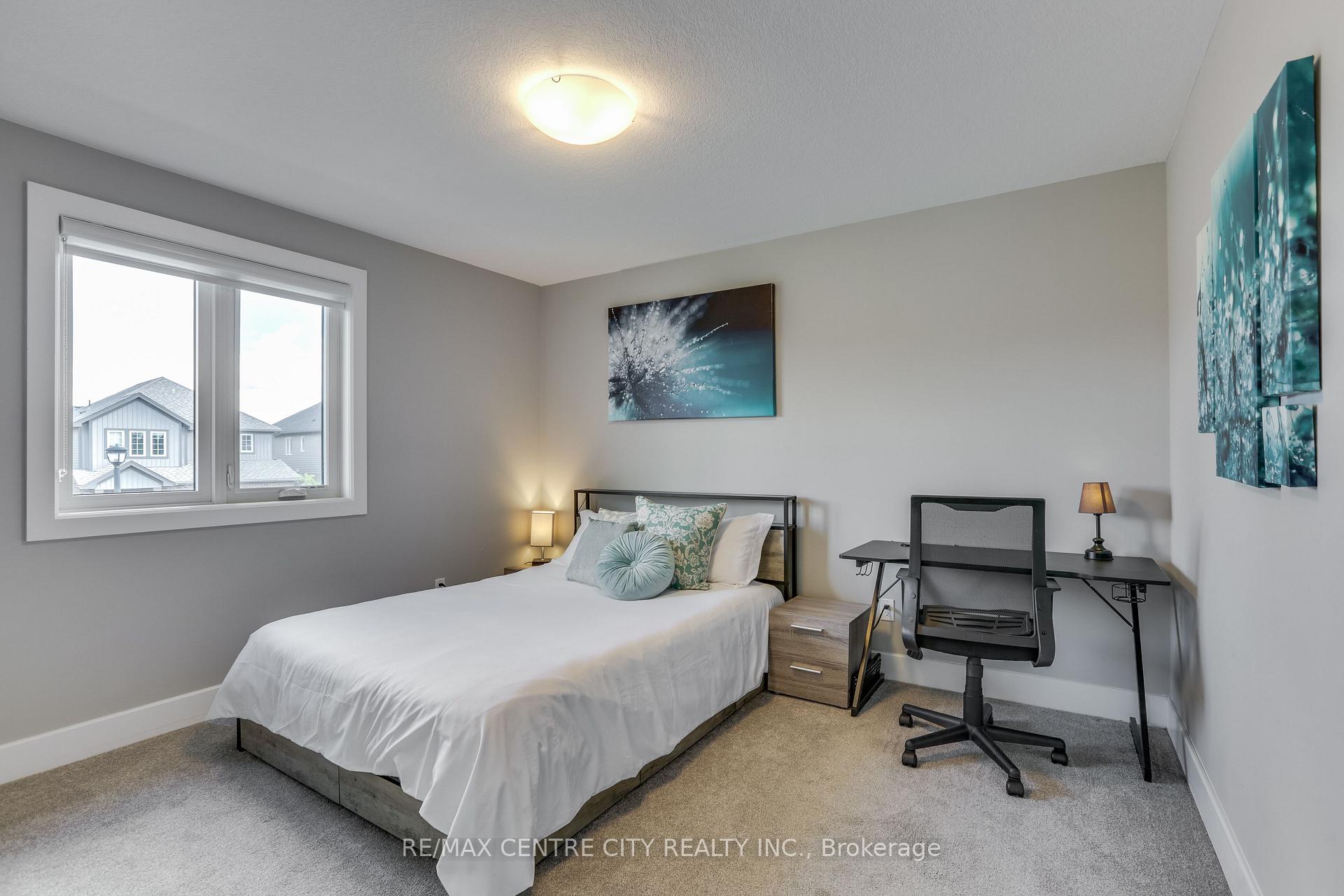 Photo 19 of 1762 Dewar Place, London, North S — HOMEH