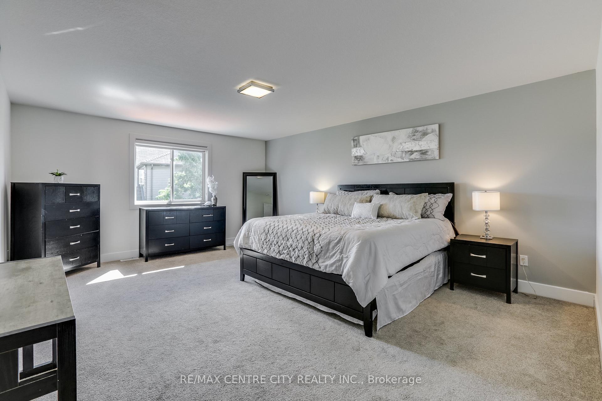 Photo 24 of 1762 Dewar Place, London, North S — HOMEH