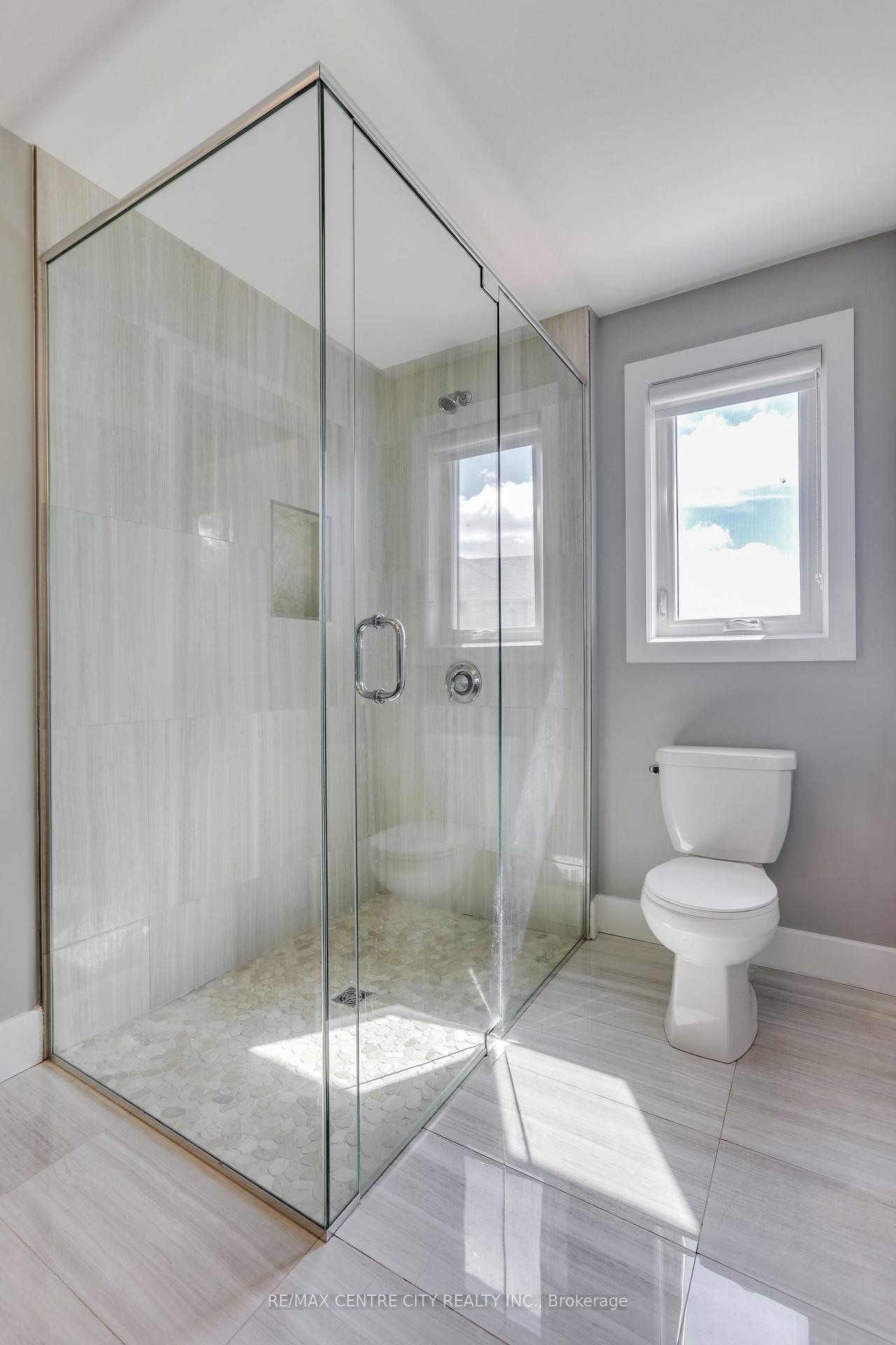 Photo 27 of 1762 Dewar Place, London, North S — HOMEH