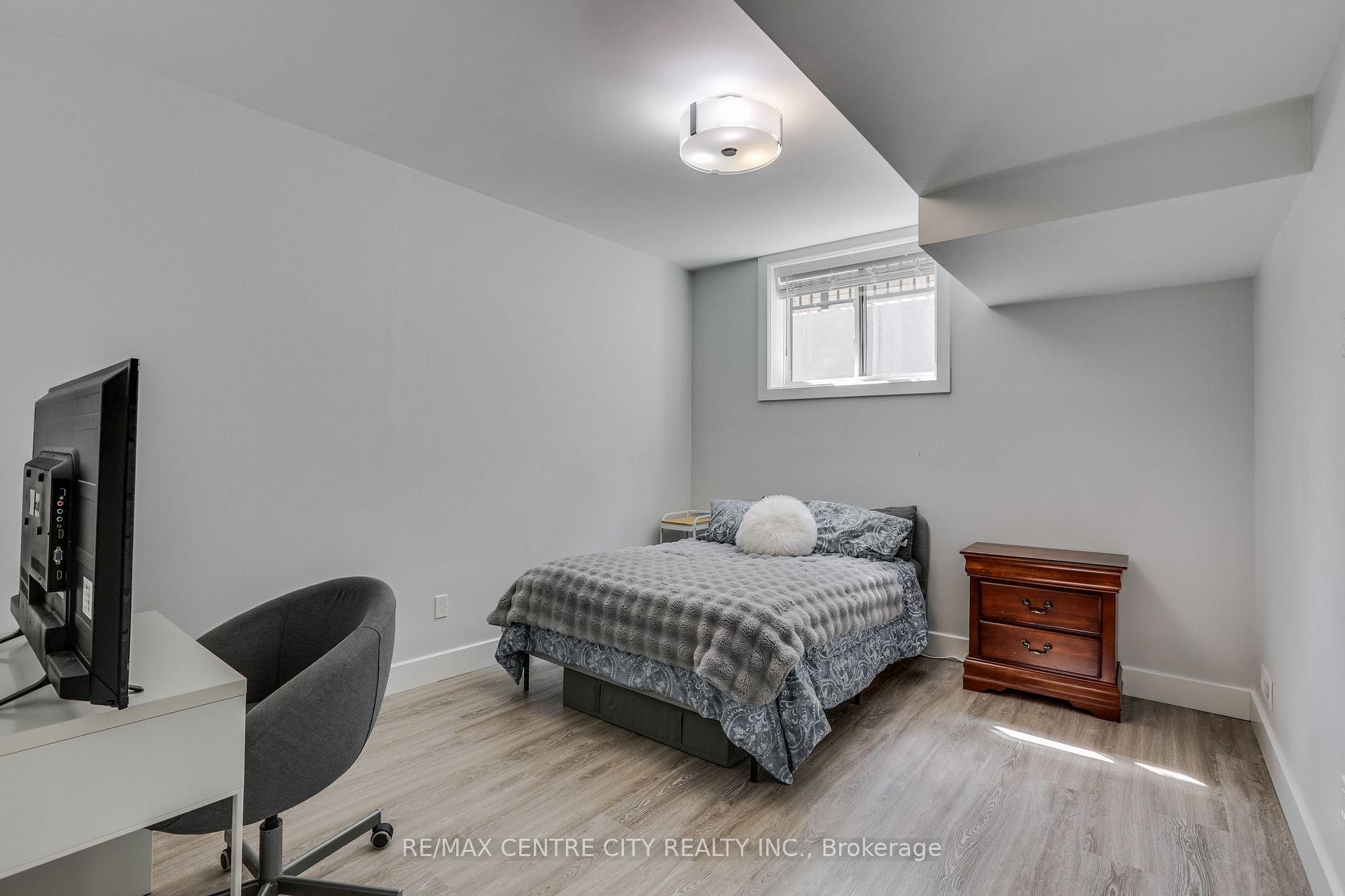 Photo 35 of 1762 Dewar Place, London, North S — HOMEH
