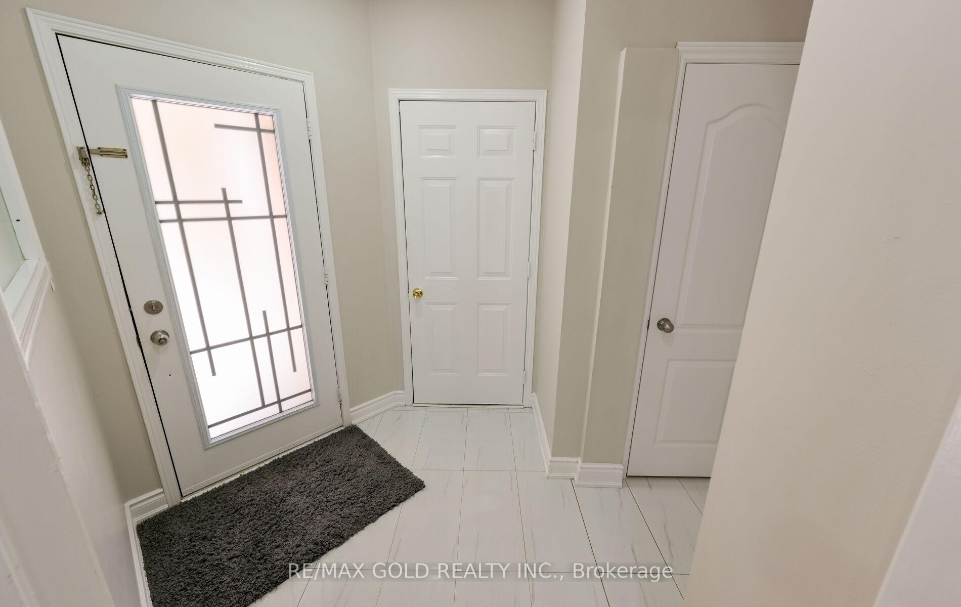 Photo 6 of 171 Fernforest Drive, Brampton, Sandringham-Wellington — HOMEH