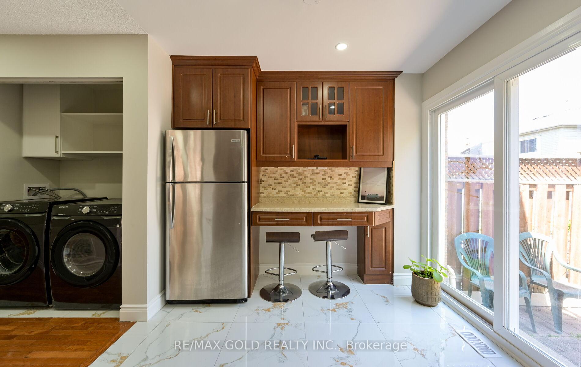 Photo 13 of 171 Fernforest Drive, Brampton, Sandringham-Wellington — HOMEH