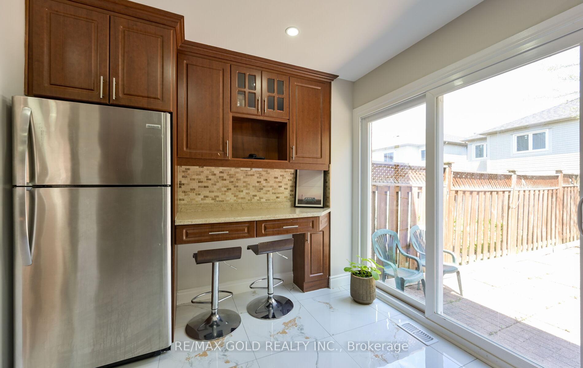 Photo 14 of 171 Fernforest Drive, Brampton, Sandringham-Wellington — HOMEH