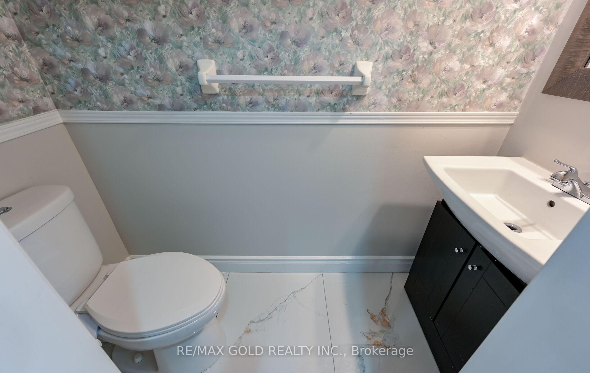 Photo 16 of 171 Fernforest Drive, Brampton, Sandringham-Wellington — HOMEH