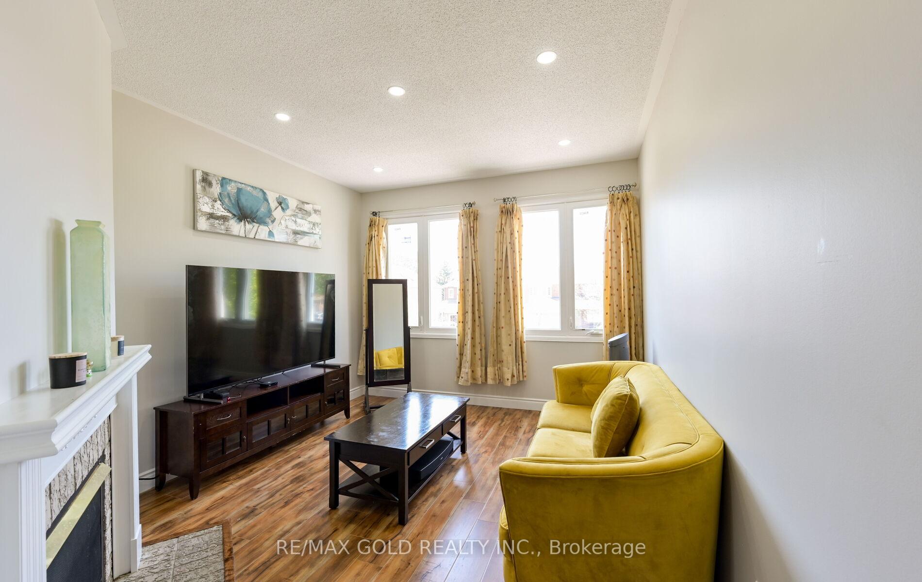 Photo 18 of 171 Fernforest Drive, Brampton, Sandringham-Wellington — HOMEH