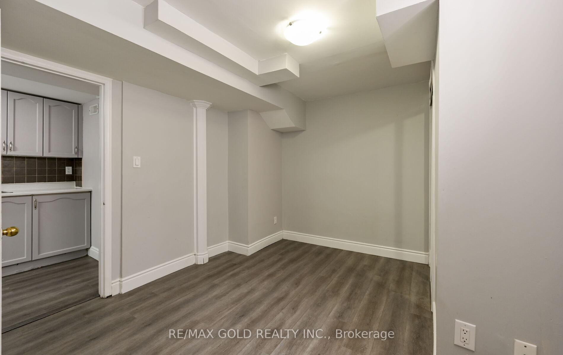 Photo 36 of 171 Fernforest Drive, Brampton, Sandringham-Wellington — HOMEH