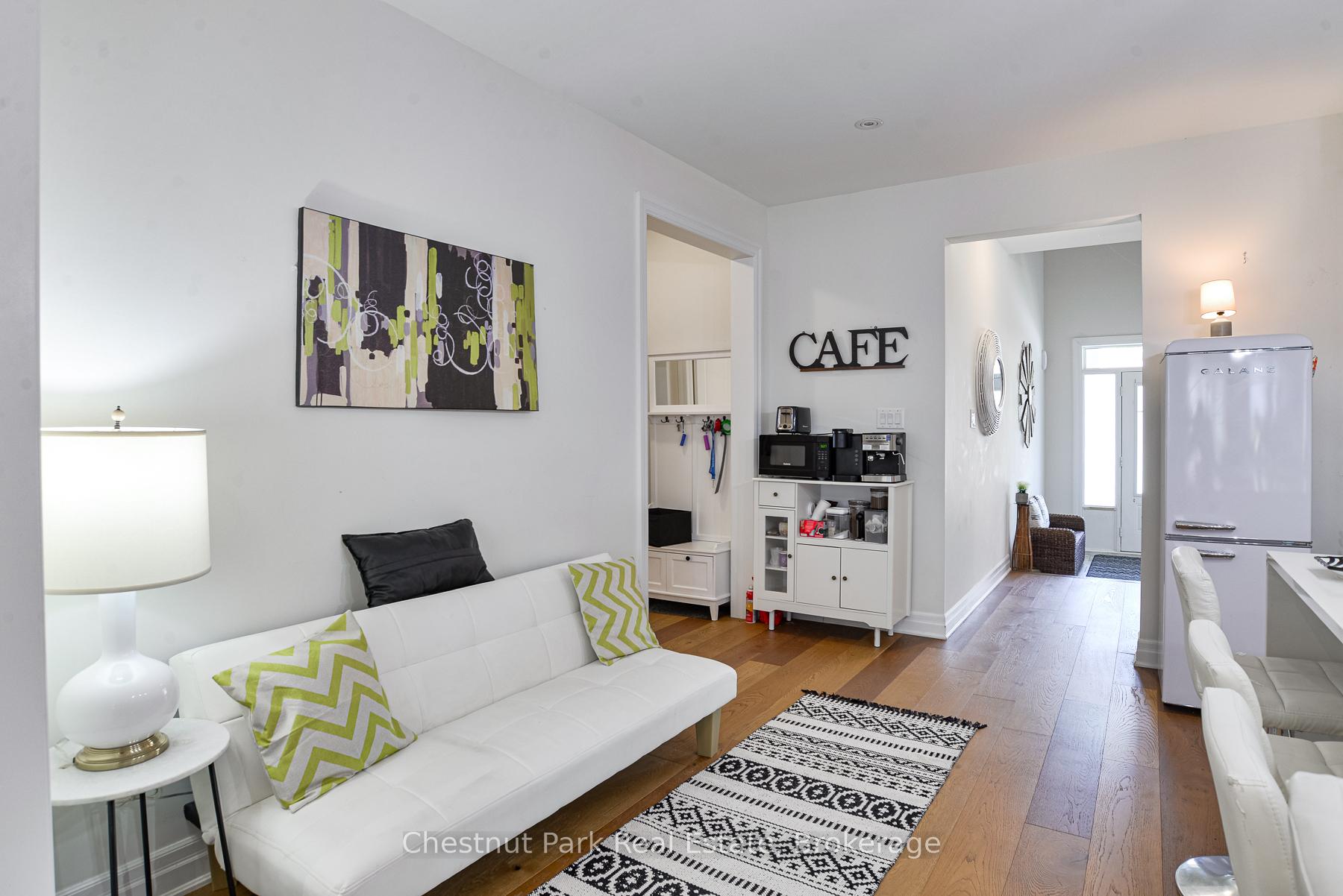 Photo 12 of 5 Hunter Place, Bracebridge, Macaulay — HOMEH