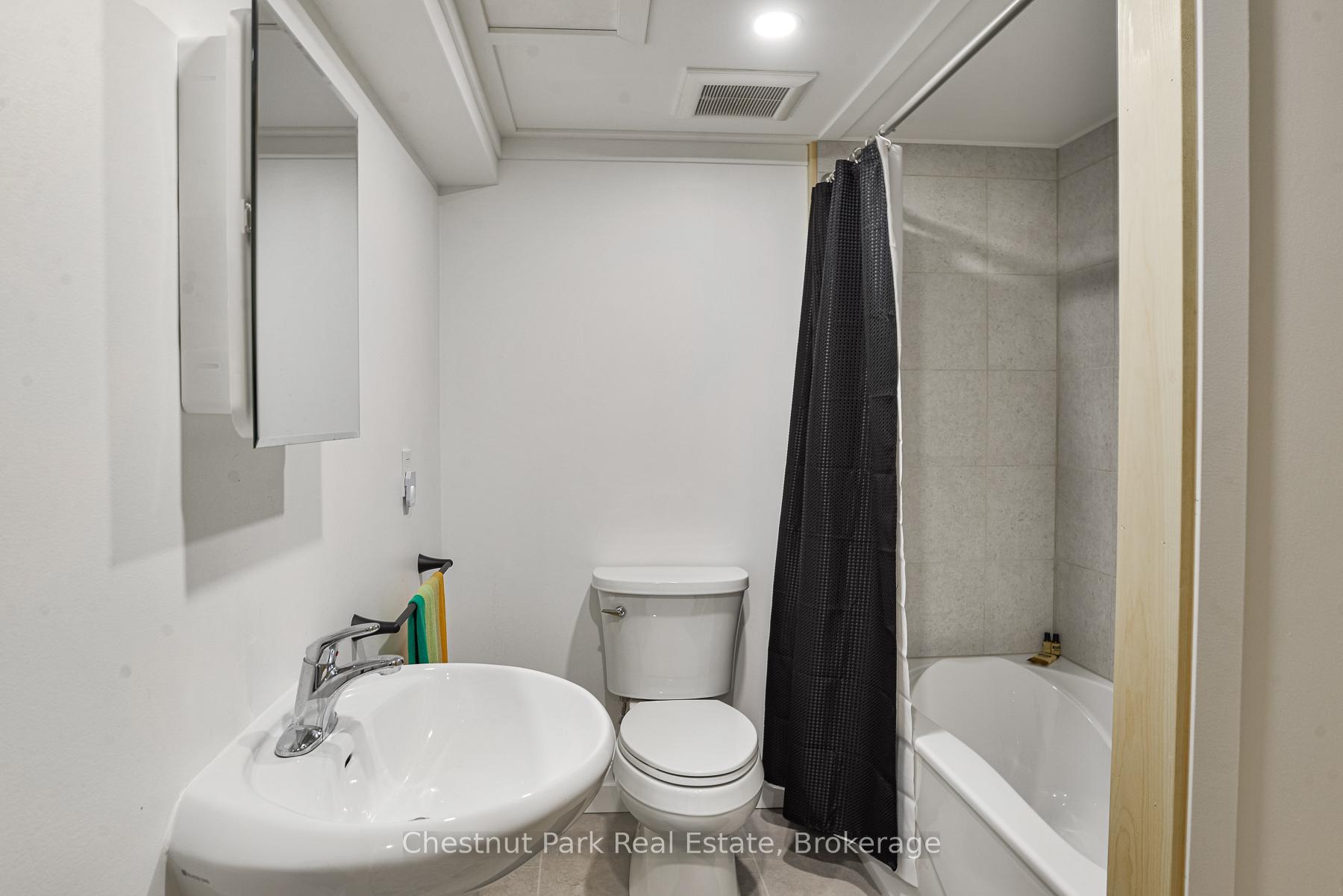 Photo 32 of 5 Hunter Place, Bracebridge, Macaulay — HOMEH