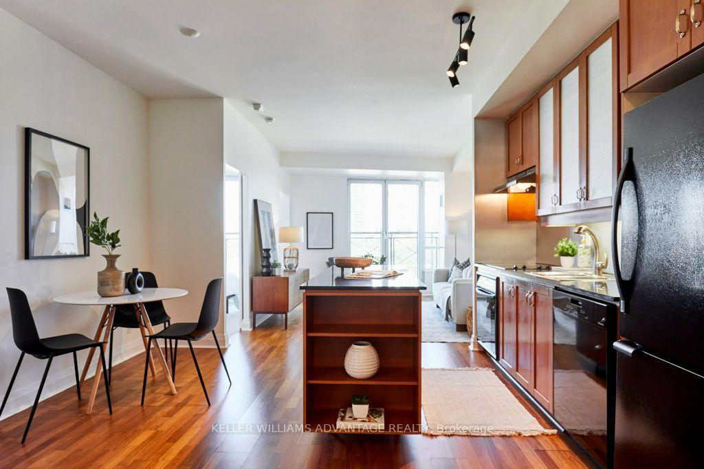 Photo 5 of Unit 806, 20 Scrivener Square, Toronto, Rosedale-Moore Park — HOMEH