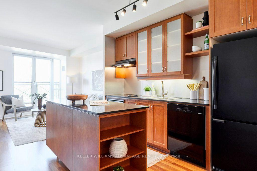 Photo 6 of Unit 806, 20 Scrivener Square, Toronto, Rosedale-Moore Park — HOMEH