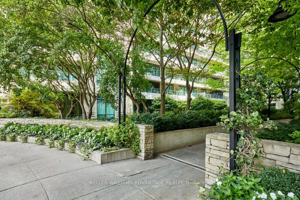 Photo 18 of Unit 806, 20 Scrivener Square, Toronto, Rosedale-Moore Park — HOMEH