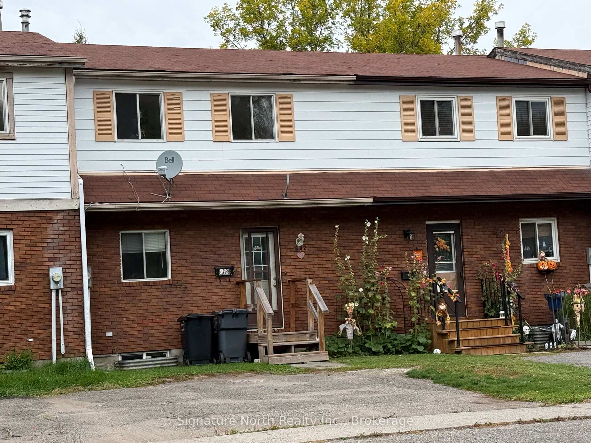 Photo 1 of 392 Wentworth Crescent, Thunder Bay, County Park — HOMEH