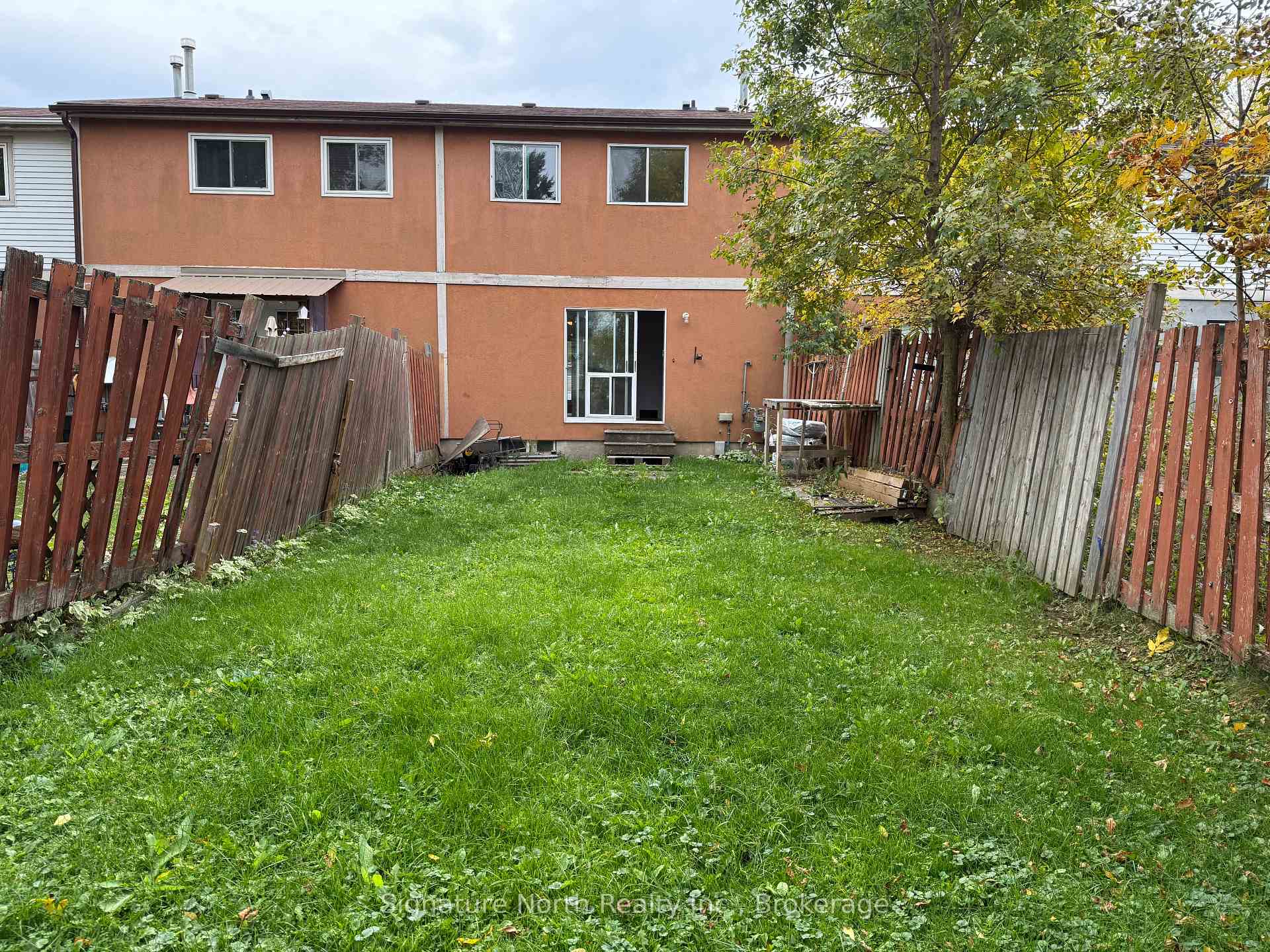 Photo 2 of 392 Wentworth Crescent, Thunder Bay, County Park — HOMEH