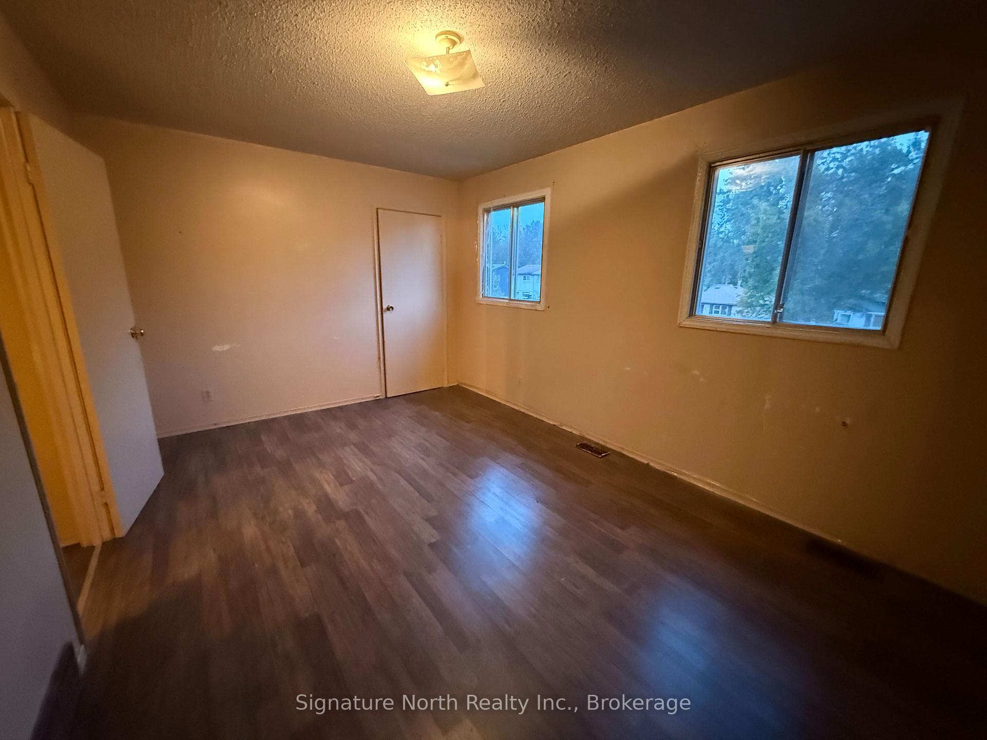 Photo 5 of 392 Wentworth Crescent, Thunder Bay, County Park — HOMEH