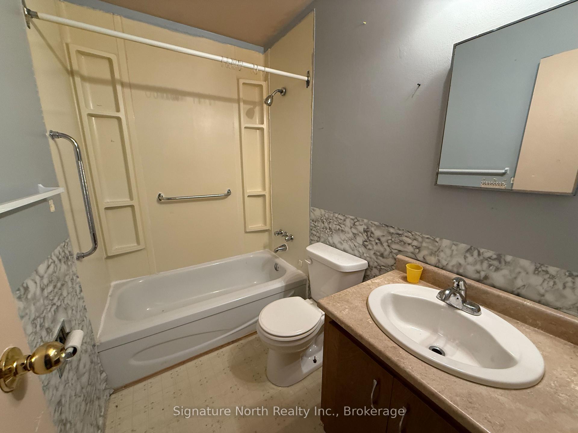 Photo 6 of 392 Wentworth Crescent, Thunder Bay, County Park — HOMEH