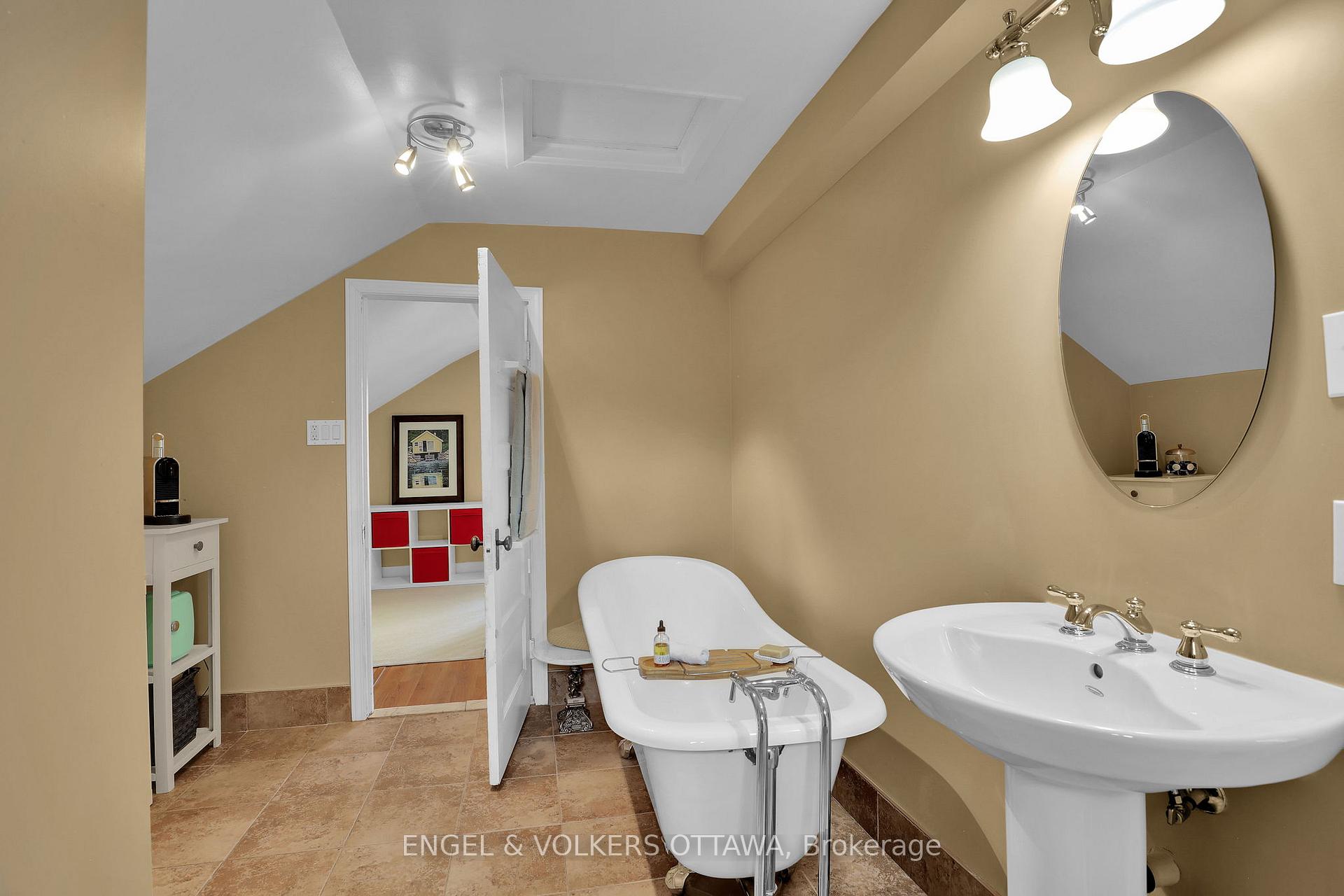 Photo 31 of 5 Woodlawn Avenue, Ottawa, Glebe — HOMEH