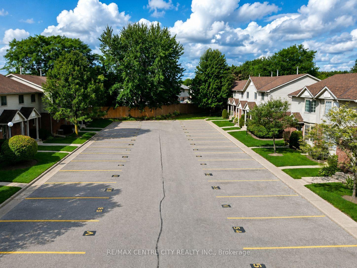 Photo 4 of Unit 61, 511 Admiral Drive, London, East I — HOMEH