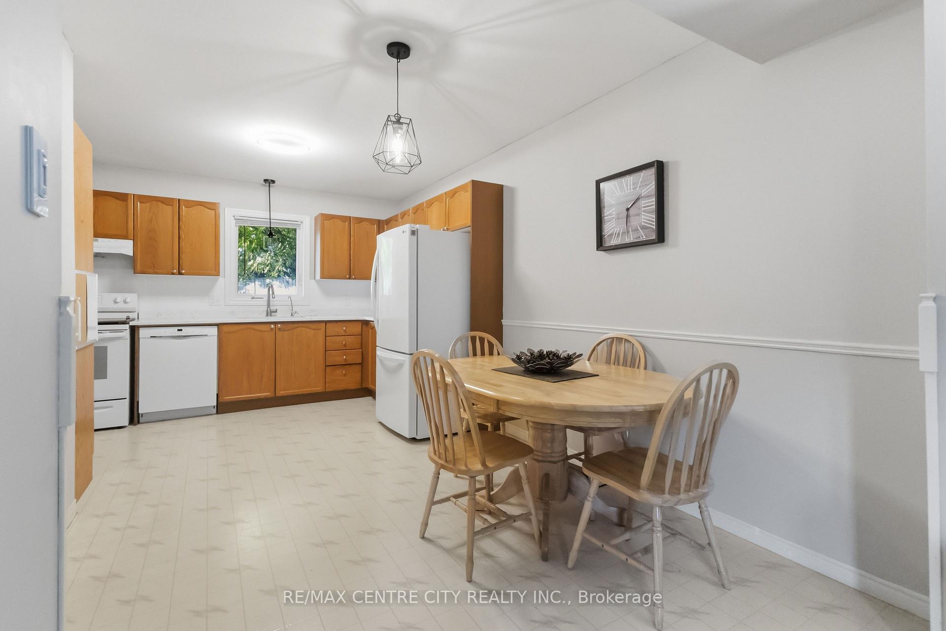 Photo 13 of Unit 61, 511 Admiral Drive, London, East I — HOMEH