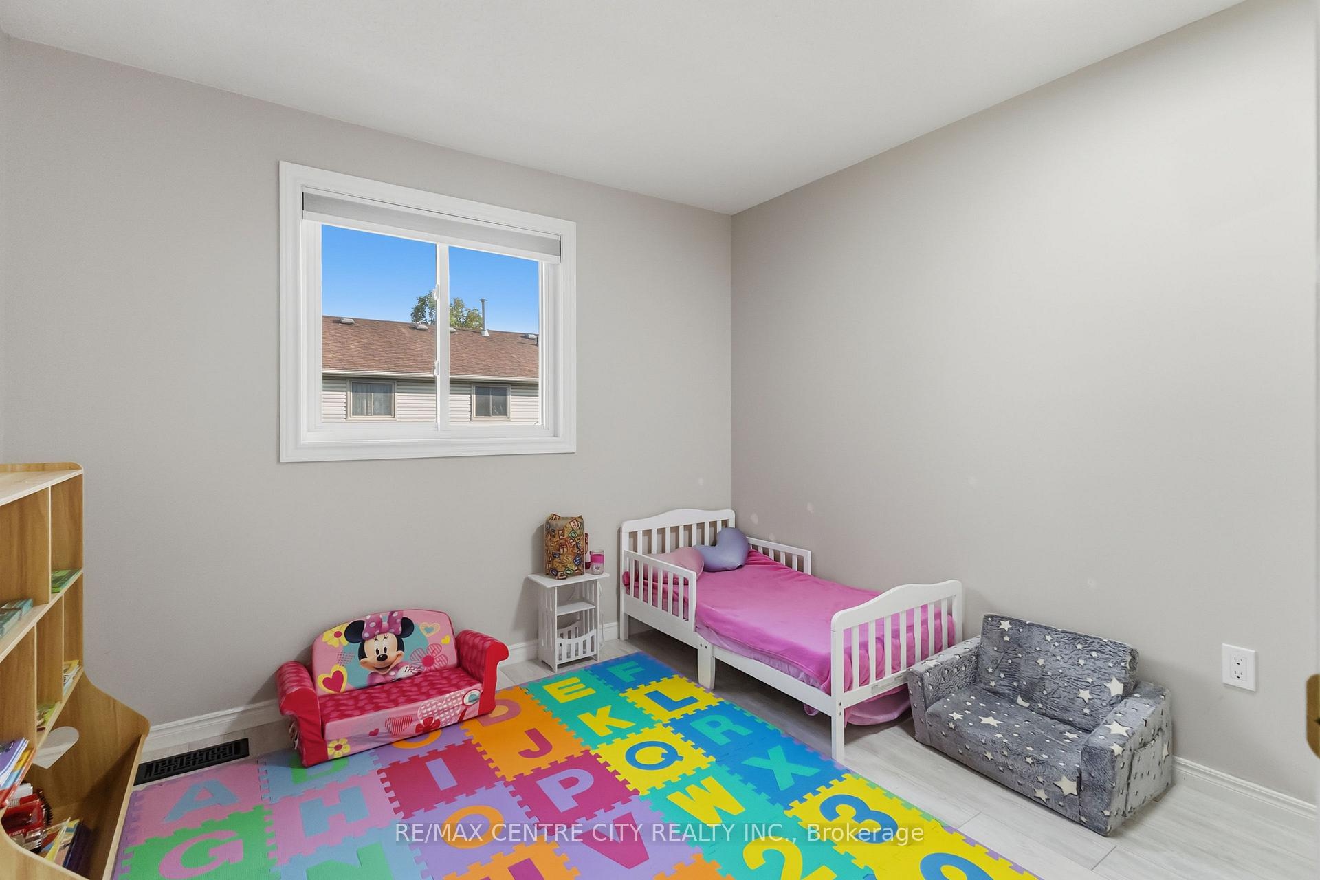 Photo 18 of Unit 61, 511 Admiral Drive, London, East I — HOMEH