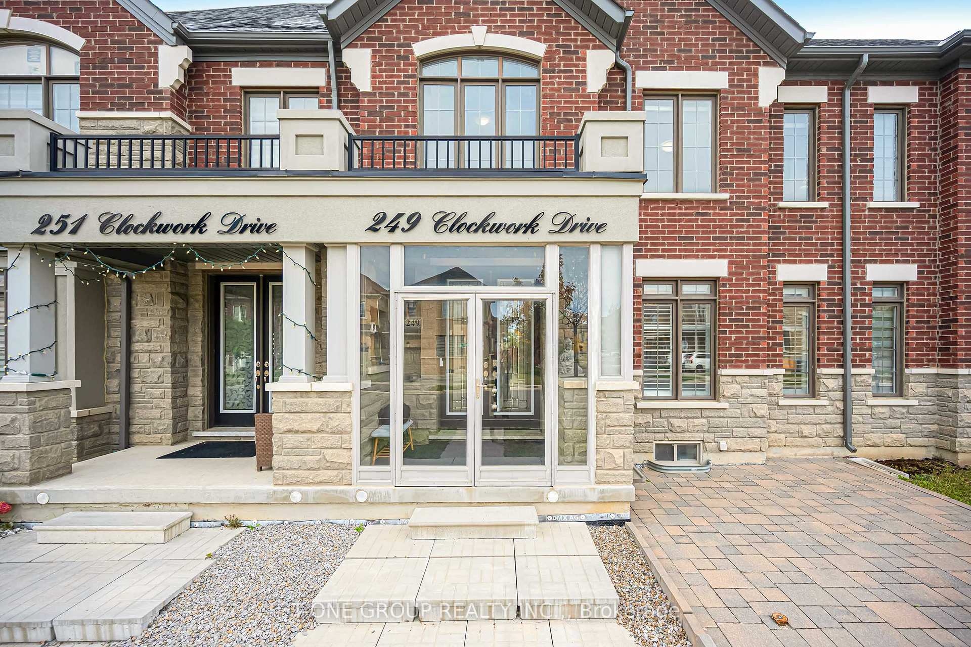 Photo 4 of 249 Clockwork Drive, Brampton, Northwest Brampton — HOMEH
