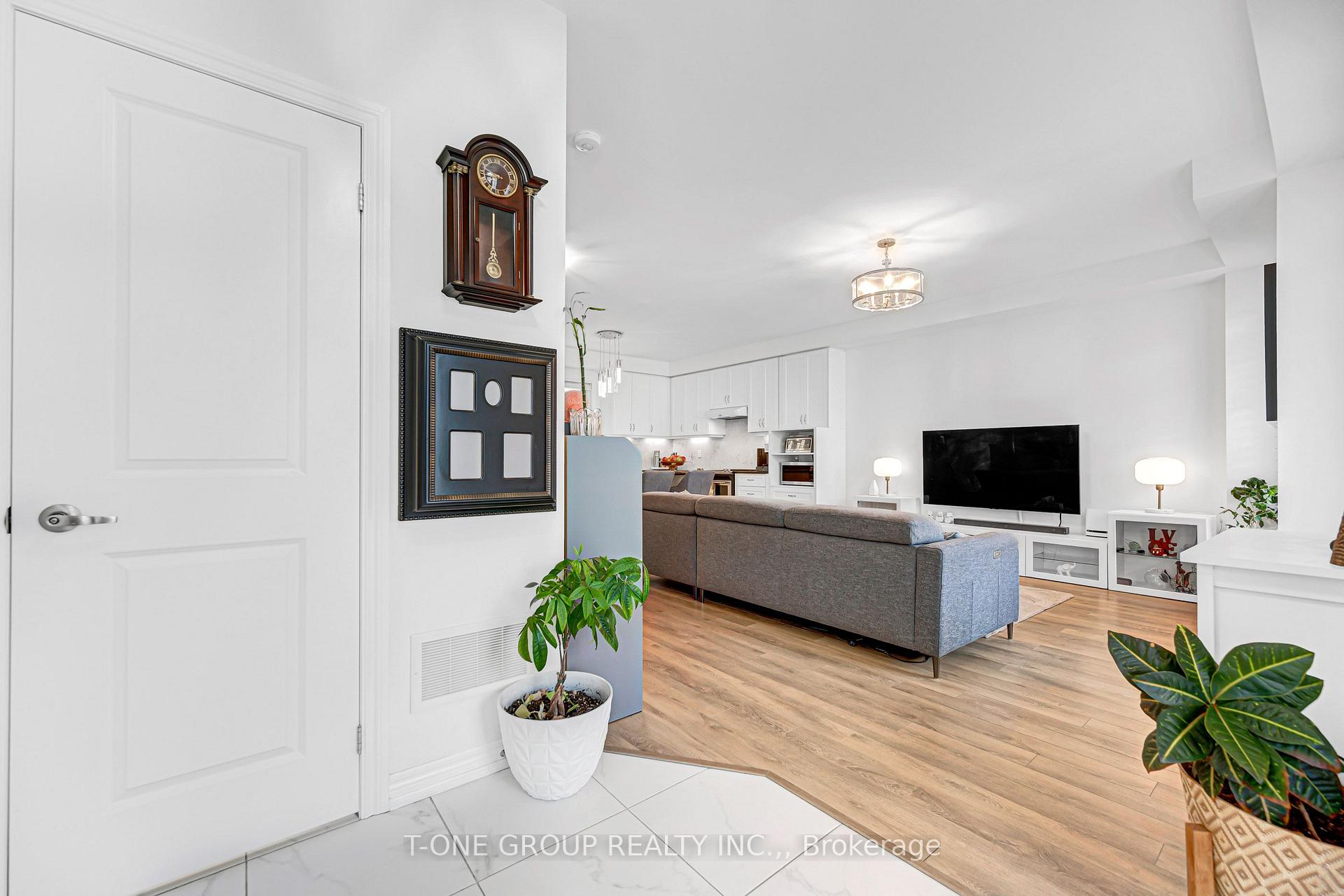 Photo 7 of 249 Clockwork Drive, Brampton, Northwest Brampton — HOMEH