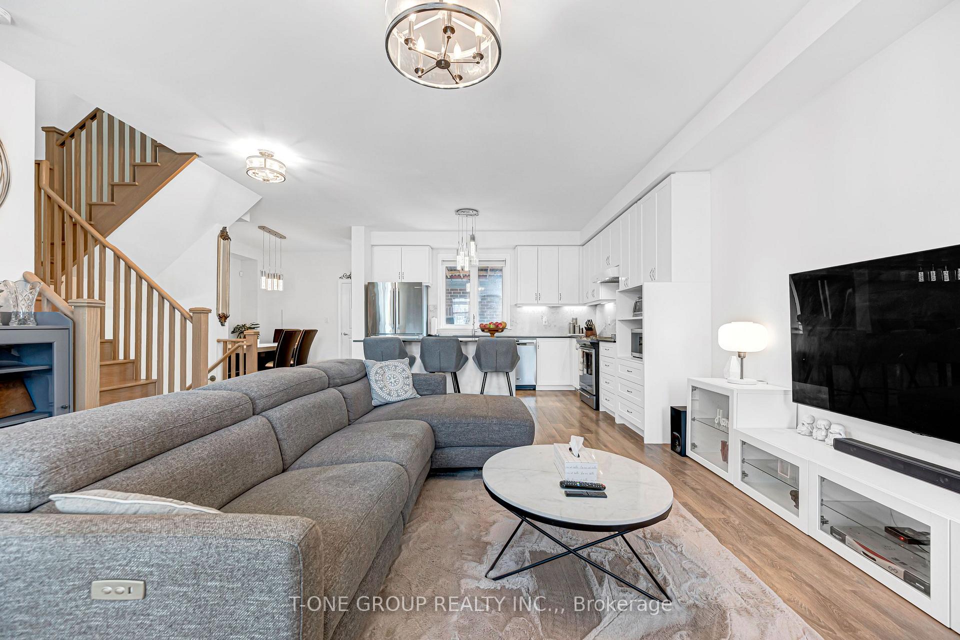 Photo 9 of 249 Clockwork Drive, Brampton, Northwest Brampton — HOMEH
